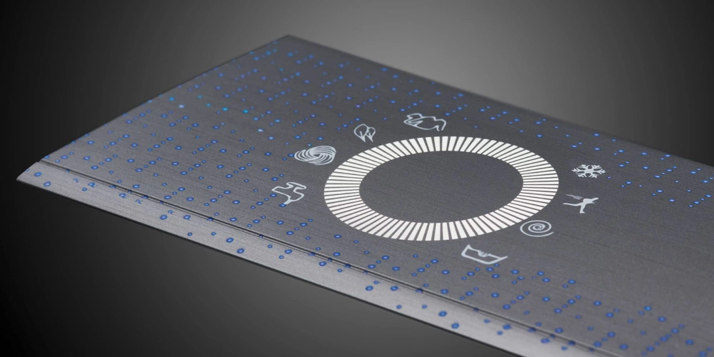 Robuste Elektronikgehäuse können auch attraktiv sein: LEONHARD KURZ zeigt Ihnen, wie