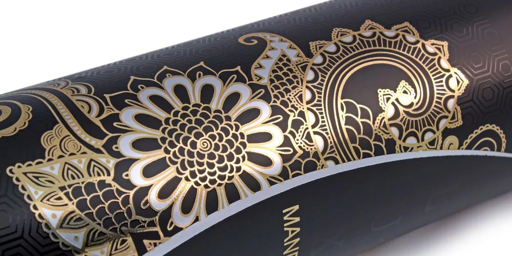 Glas- oder Kunststoffverpackungen: Gold-, Silber- & Metallic-Effekte für attraktive Packmittel