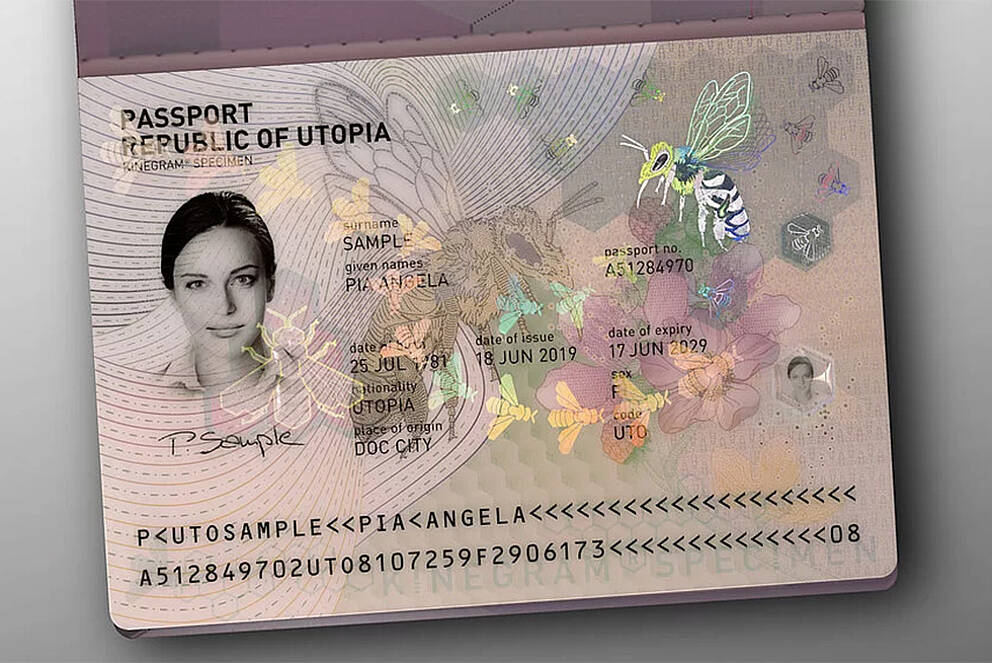 OVD-KINEGRAM®-Technologie deckt gefälschte Ausweise auf Reisepass mit Hologrammen als Hochsicherheits-Features